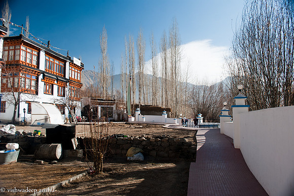Leh-111223115355