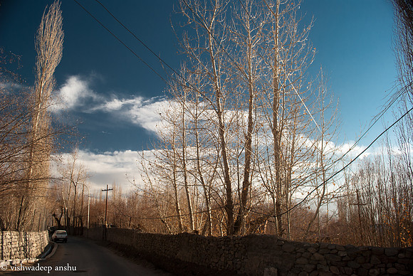 Leh-111223174828